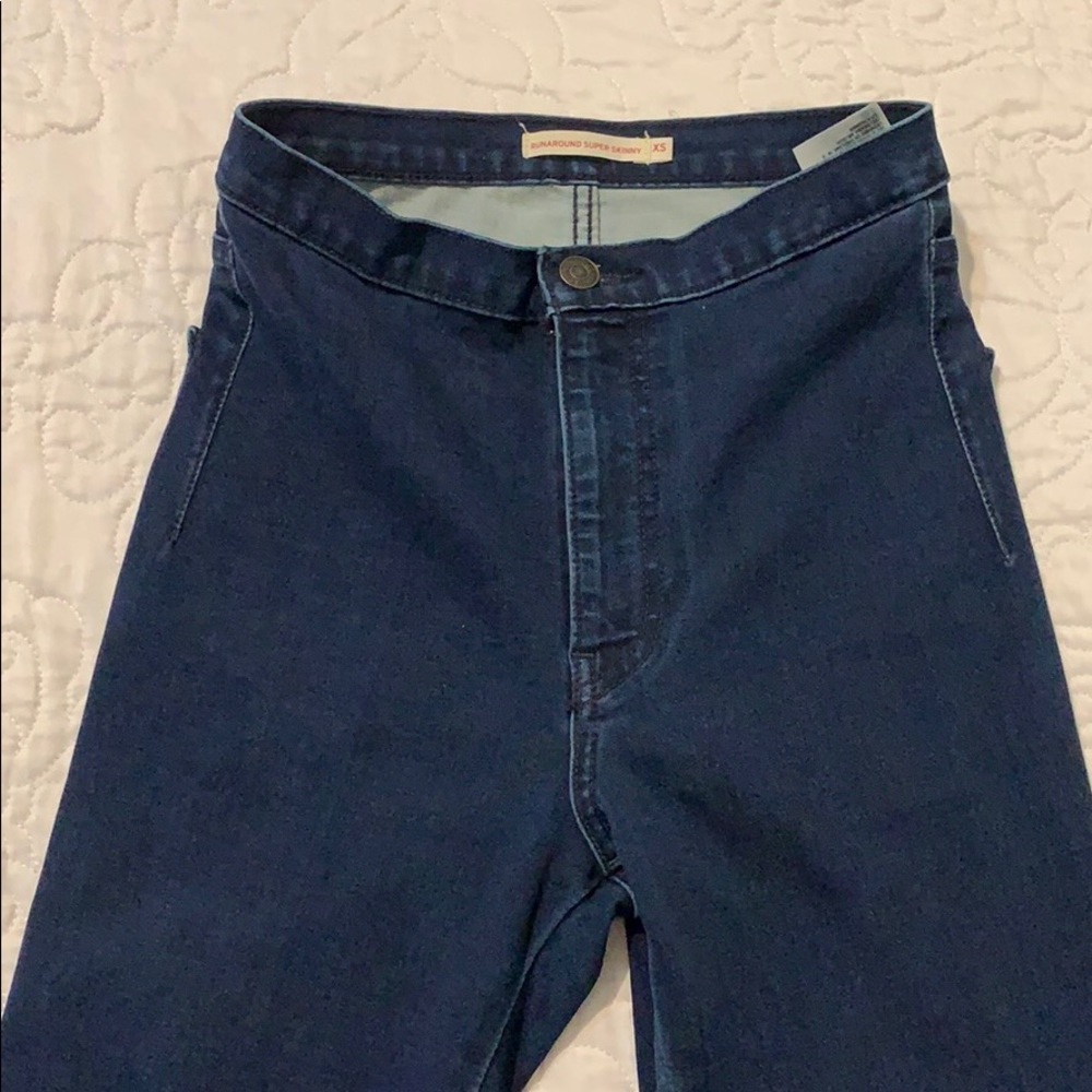 Levi High Waisted Jeans